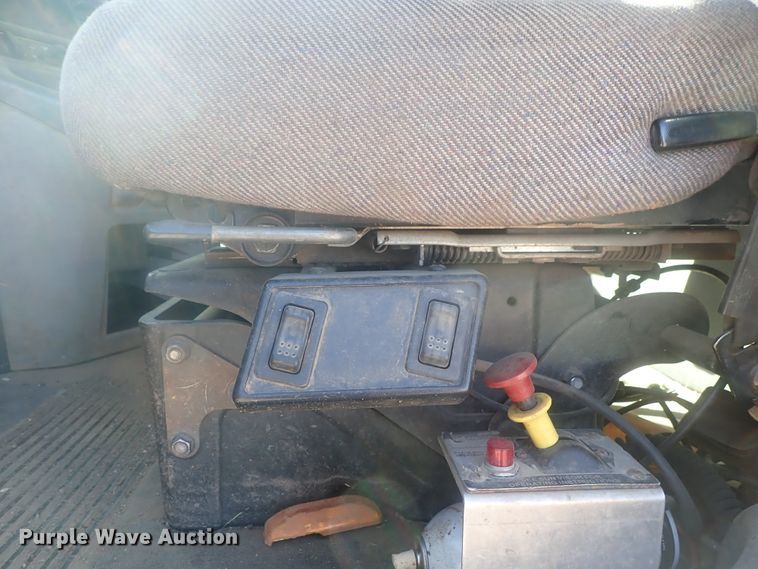 image for item DC1475 2003 Freightliner Columbia  semi truck