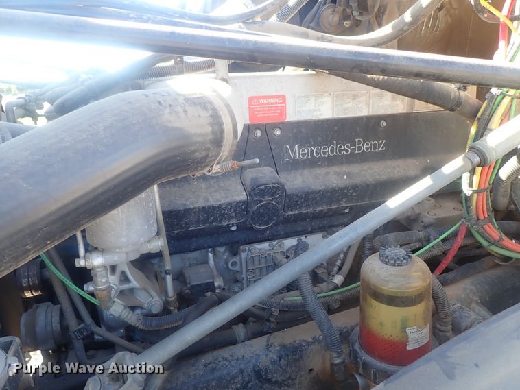 image for item DC1475 2003 Freightliner Columbia  semi truck