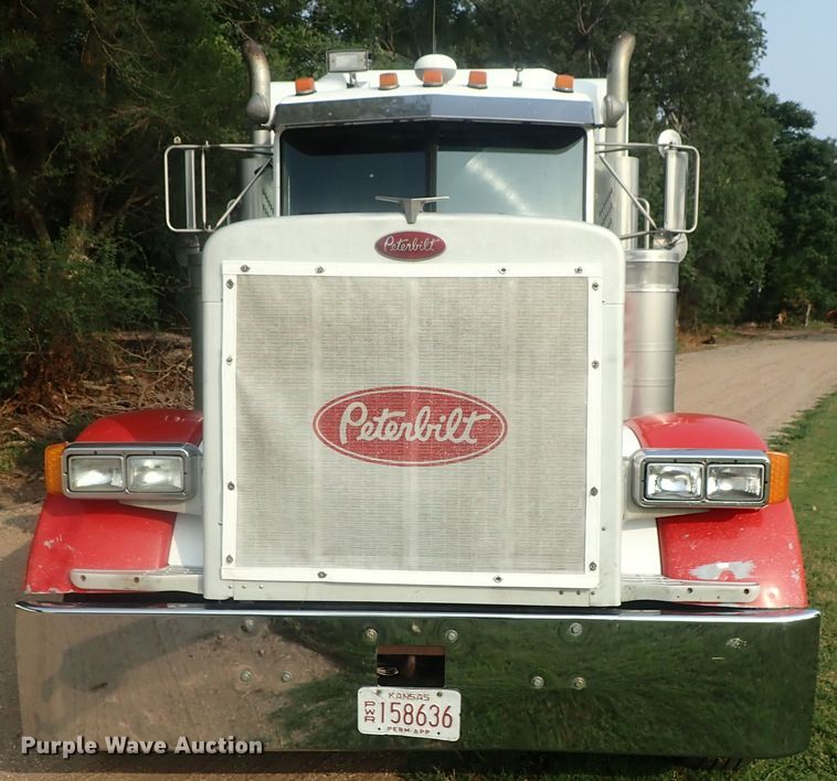 image for item DE0764 1998 Peterbilt 379  semi truck