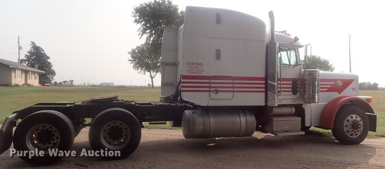 image for item DE0764 1998 Peterbilt 379  semi truck