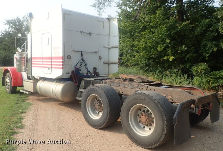 image for item DE0764 1998 Peterbilt 379  semi truck