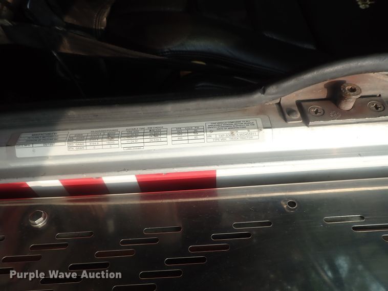 image for item DE0764 1998 Peterbilt 379  semi truck