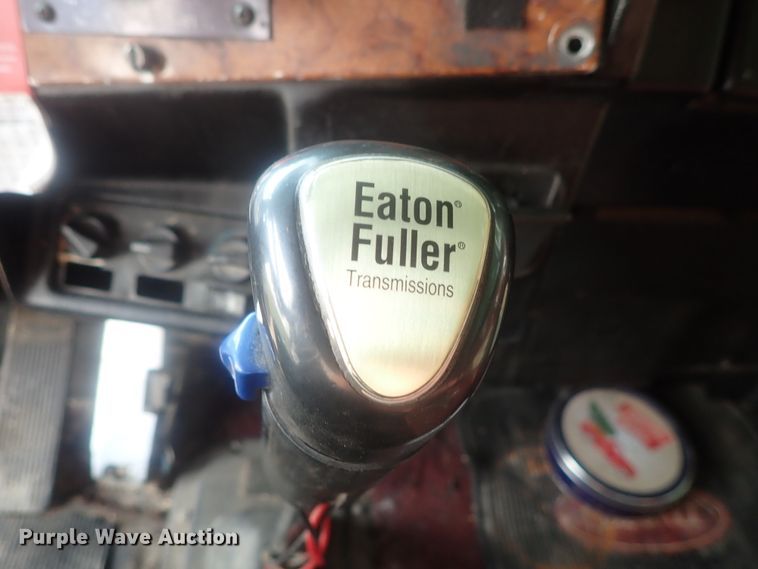 image for item DE0764 1998 Peterbilt 379  semi truck