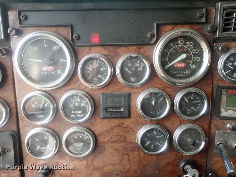 image for item DE0764 1998 Peterbilt 379  semi truck