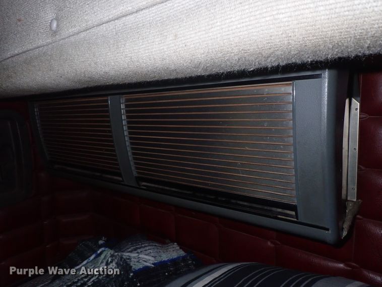 image for item DE0764 1998 Peterbilt 379  semi truck