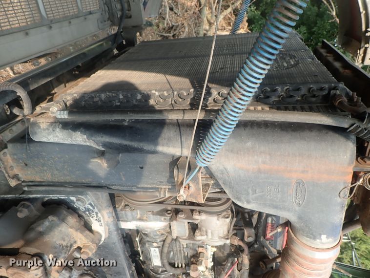 image for item DE0764 1998 Peterbilt 379  semi truck