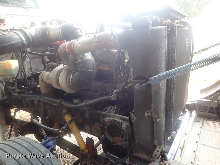 image for item DE0764 1998 Peterbilt 379  semi truck