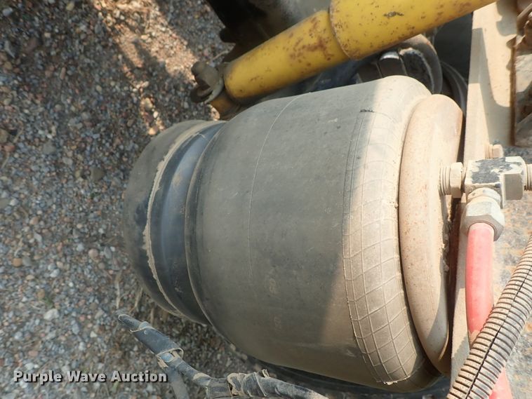 image for item DE0764 1998 Peterbilt 379  semi truck