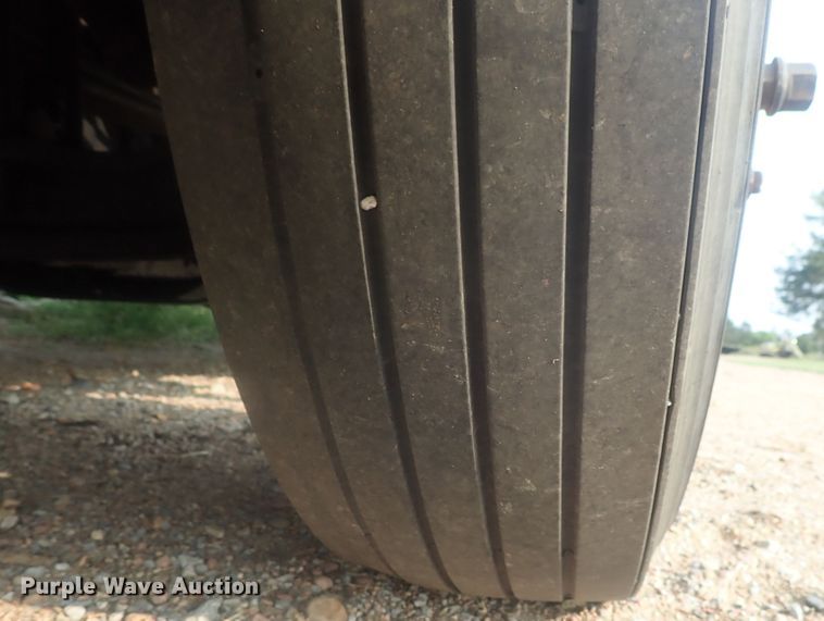 image for item DE0764 1998 Peterbilt 379  semi truck