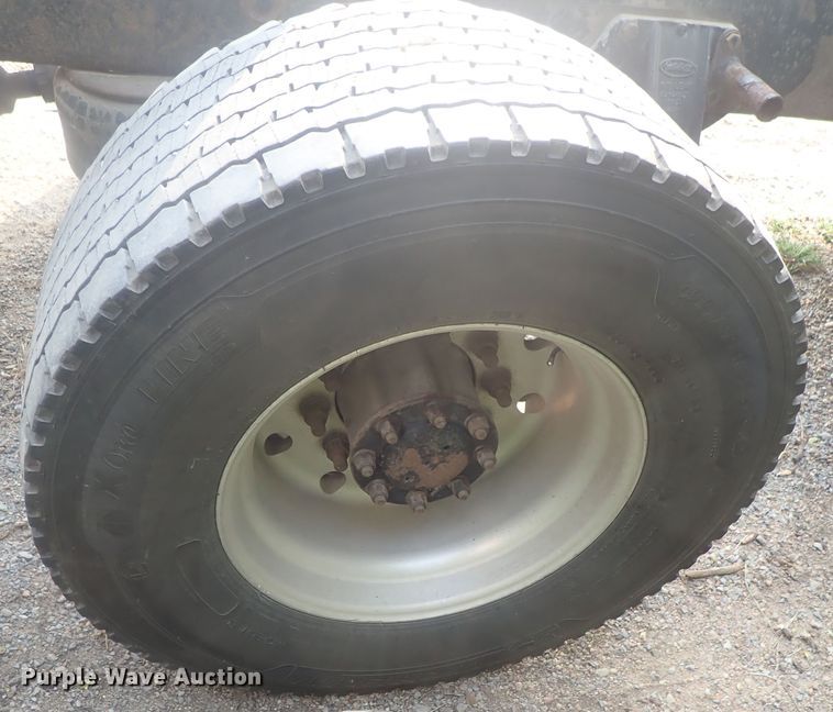 image for item DE0764 1998 Peterbilt 379  semi truck