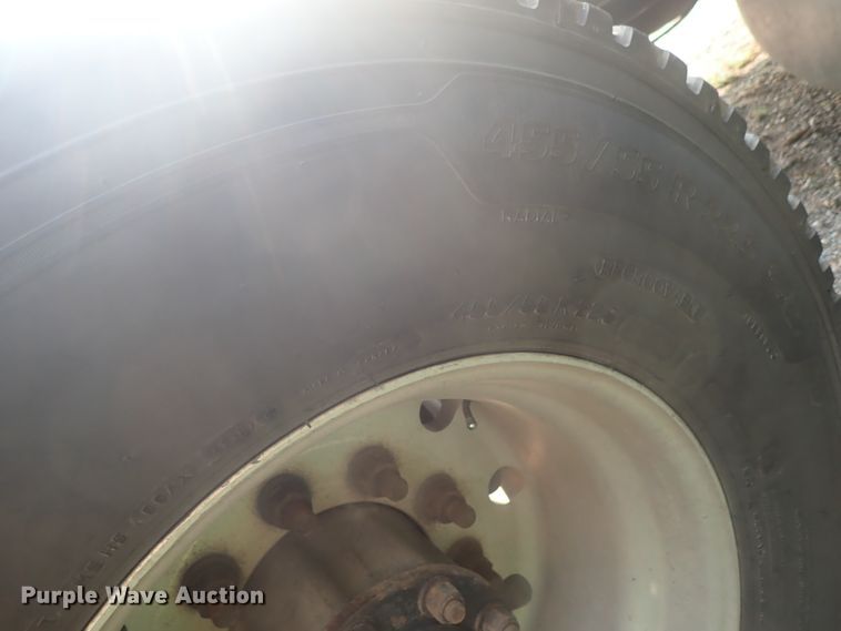 image for item DE0764 1998 Peterbilt 379  semi truck