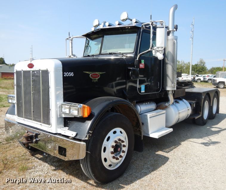 image for item DH0061 2006 Peterbilt 378  semi truck