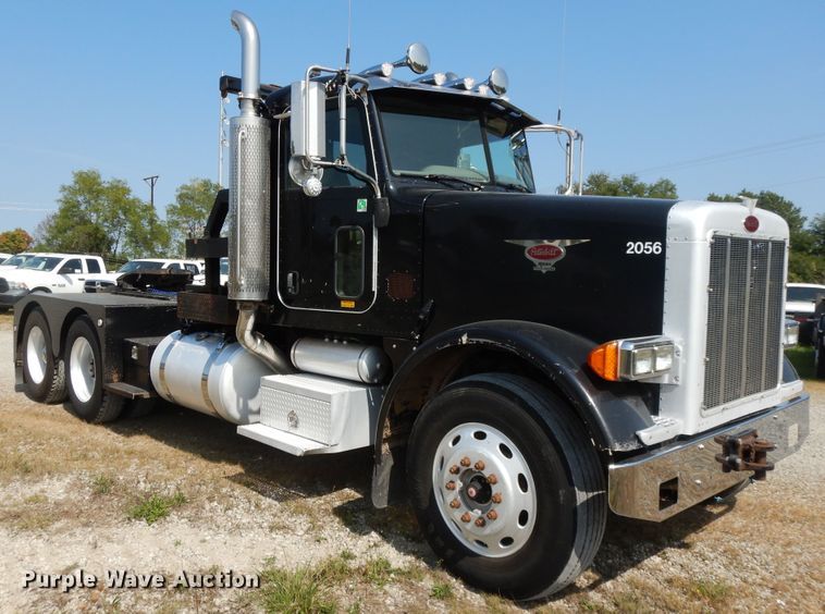 image for item DH0061 2006 Peterbilt 378  semi truck
