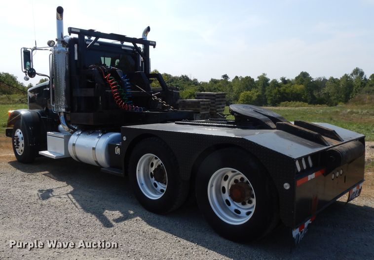 image for item DH0061 2006 Peterbilt 378  semi truck