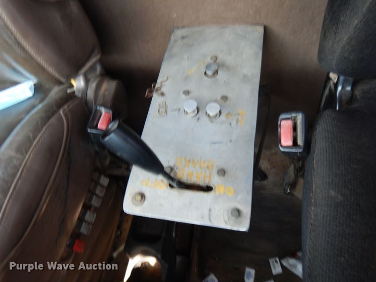 image for item DH0061 2006 Peterbilt 378  semi truck