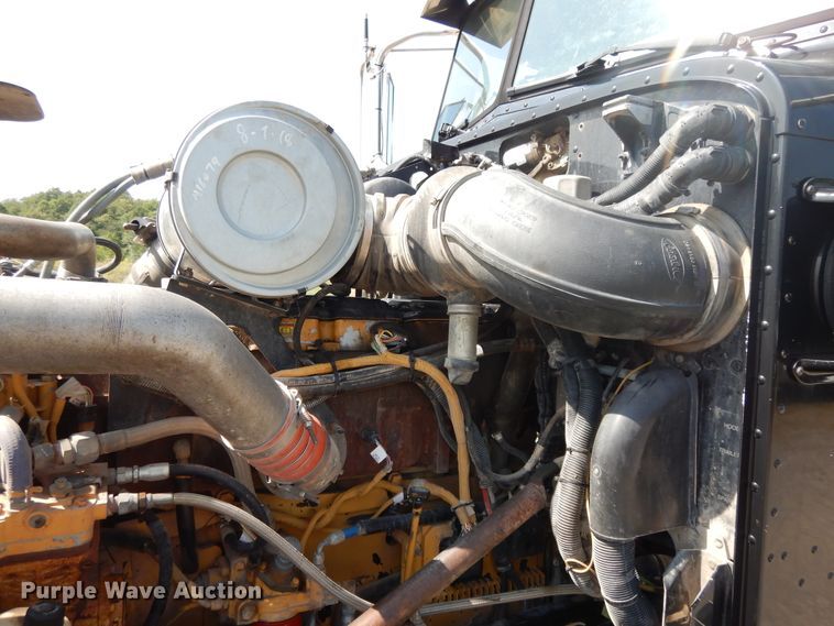 image for item DH0061 2006 Peterbilt 378  semi truck