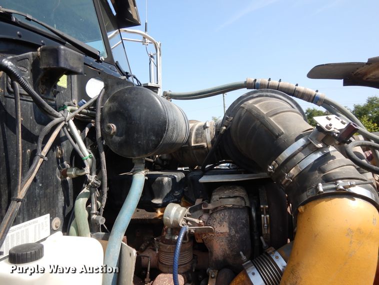 image for item DH0061 2006 Peterbilt 378  semi truck