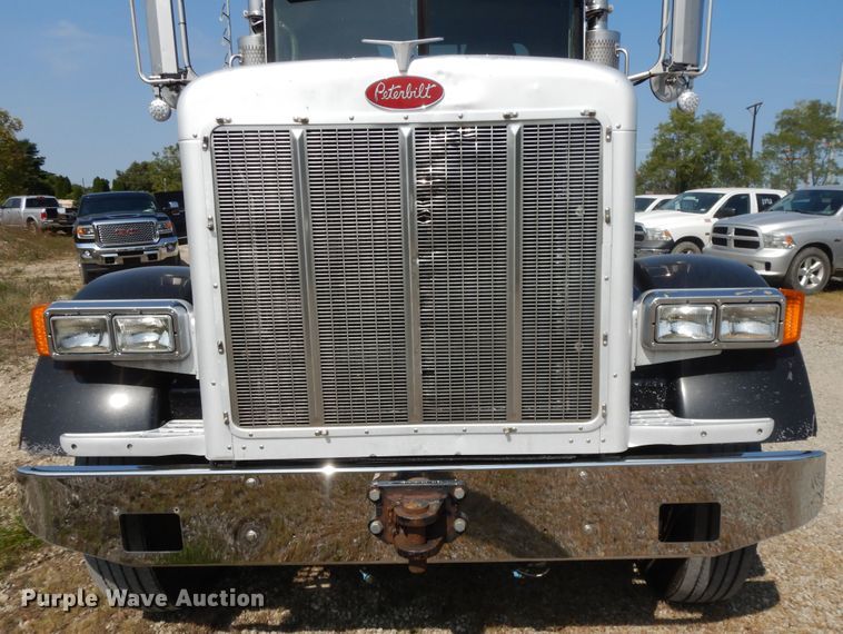image for item DH0061 2006 Peterbilt 378  semi truck