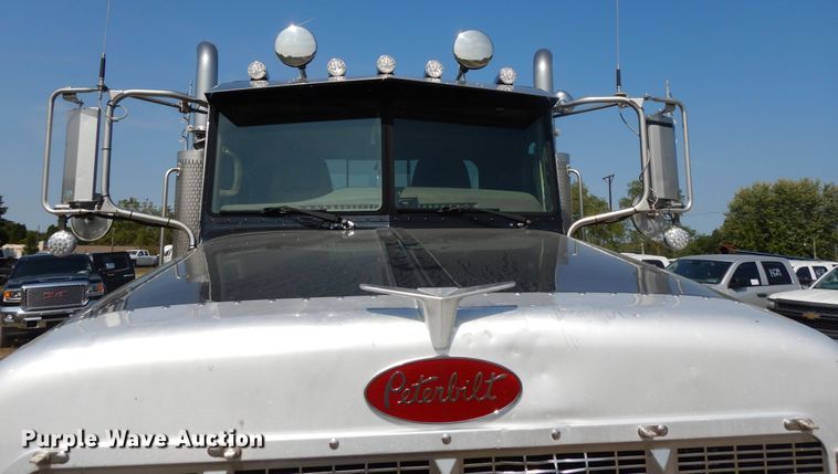 image for item DH0061 2006 Peterbilt 378  semi truck