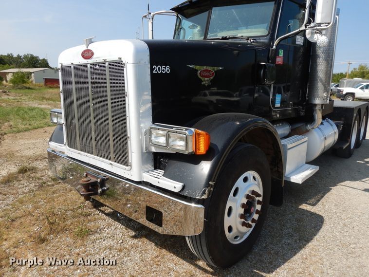 image for item DH0061 2006 Peterbilt 378  semi truck