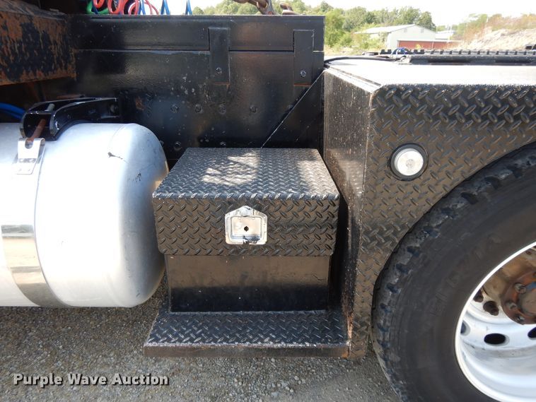 image for item DH0061 2006 Peterbilt 378  semi truck