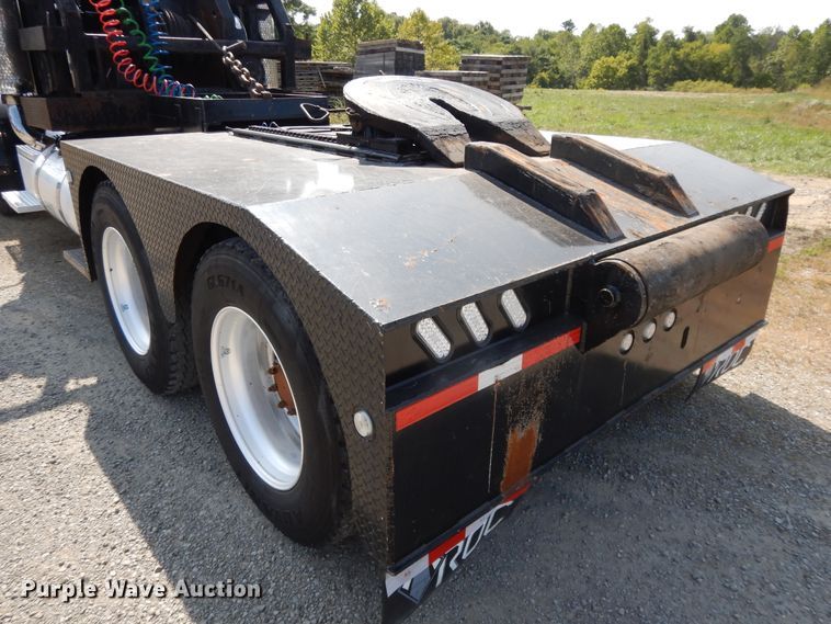 image for item DH0061 2006 Peterbilt 378  semi truck