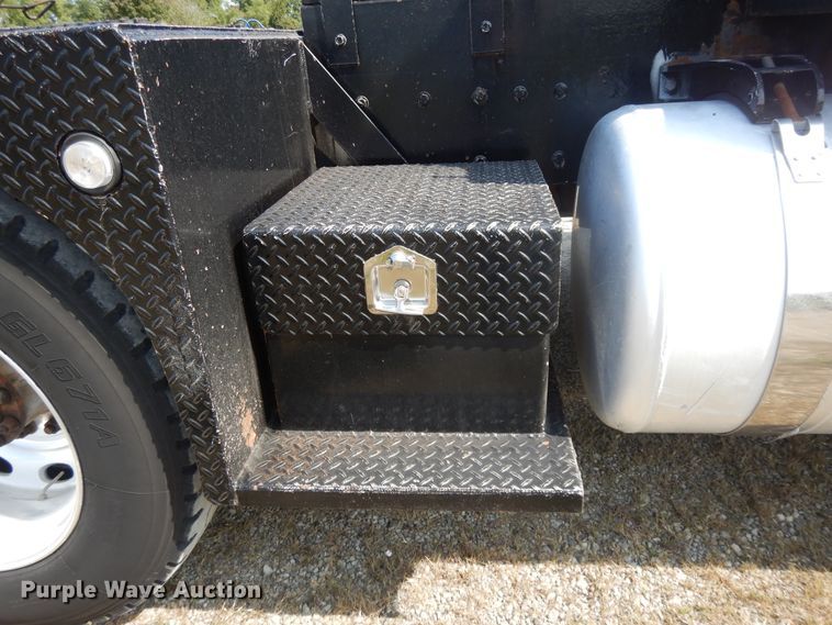 image for item DH0061 2006 Peterbilt 378  semi truck