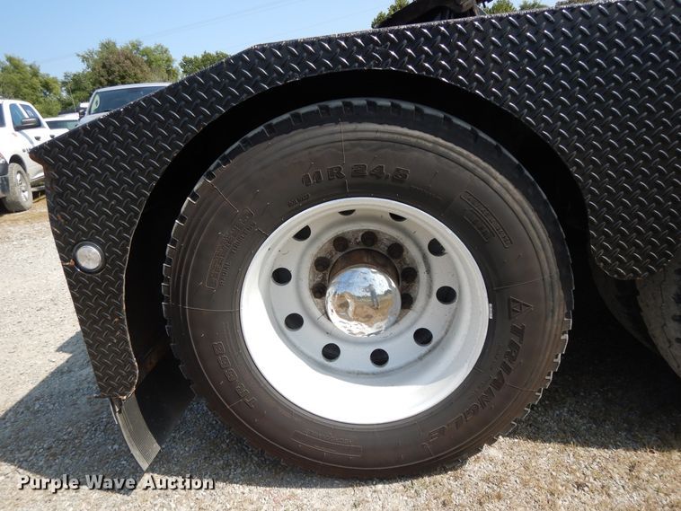 image for item DH0061 2006 Peterbilt 378  semi truck