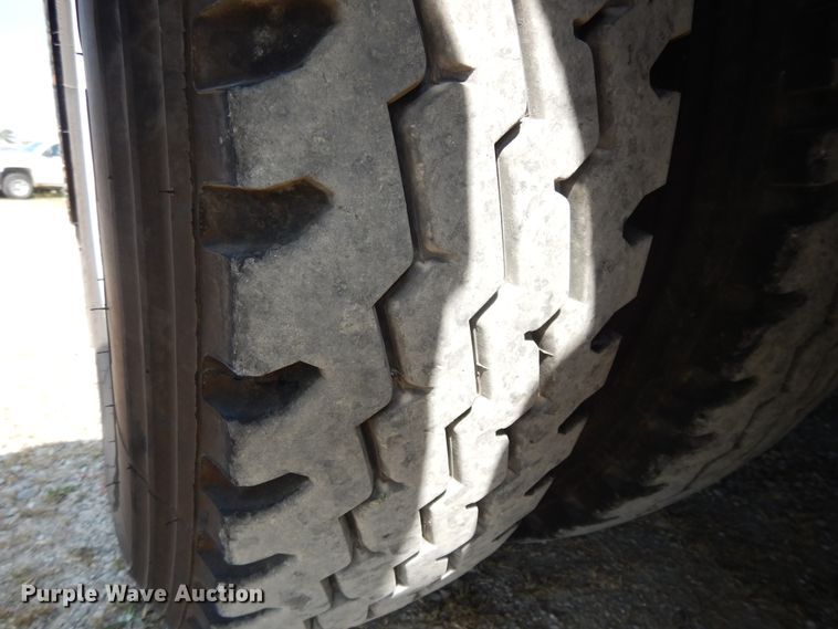 image for item DH0061 2006 Peterbilt 378  semi truck