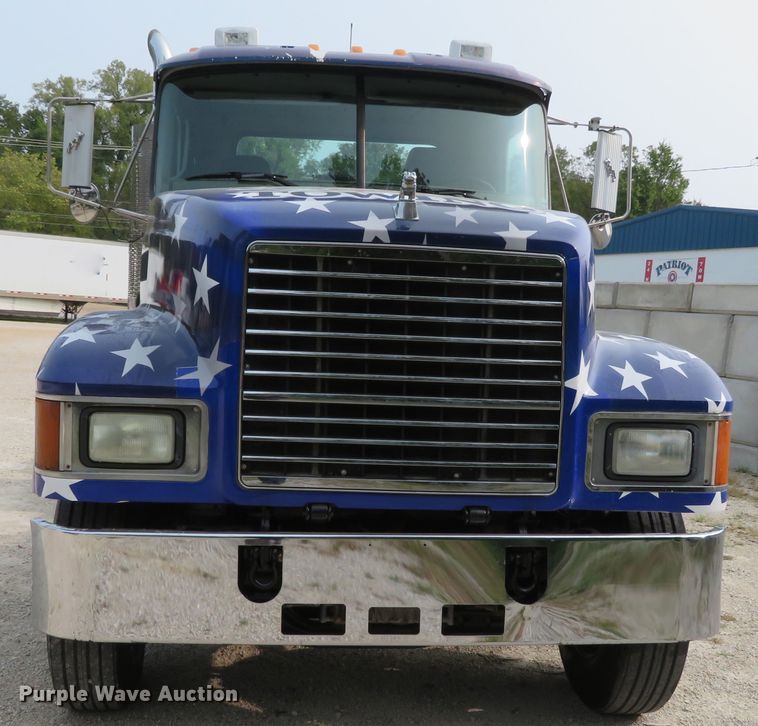 image for item DH1195 2001 Mack CH613  semi truck