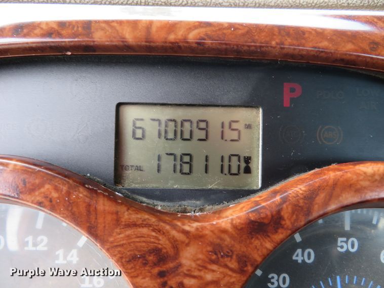 image for item DH1195 2001 Mack CH613  semi truck