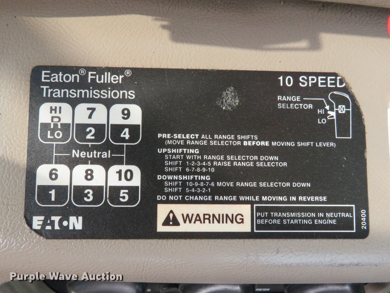 image for item DH1195 2001 Mack CH613  semi truck