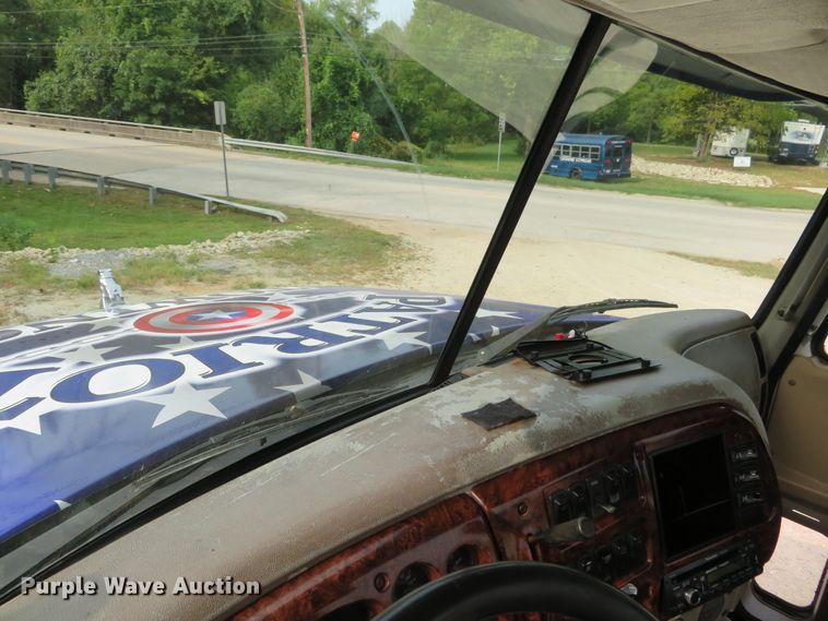 image for item DH1195 2001 Mack CH613  semi truck