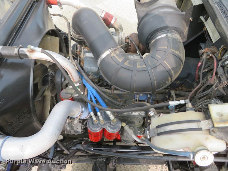 image for item DH1195 2001 Mack CH613  semi truck