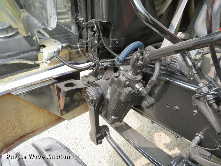 image for item DH1195 2001 Mack CH613  semi truck