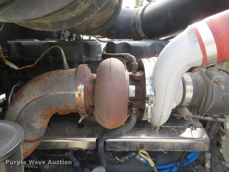 image for item DH1195 2001 Mack CH613  semi truck