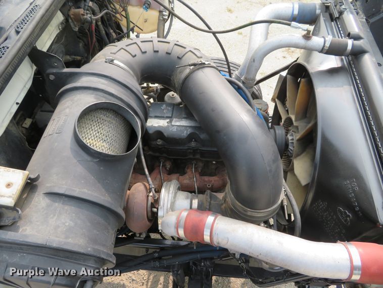 image for item DH1195 2001 Mack CH613  semi truck