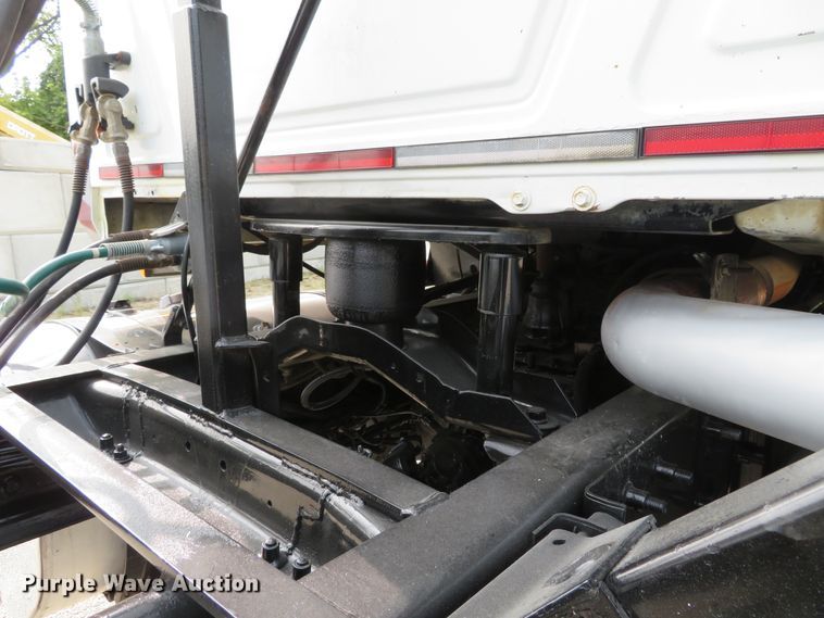 image for item DH1195 2001 Mack CH613  semi truck