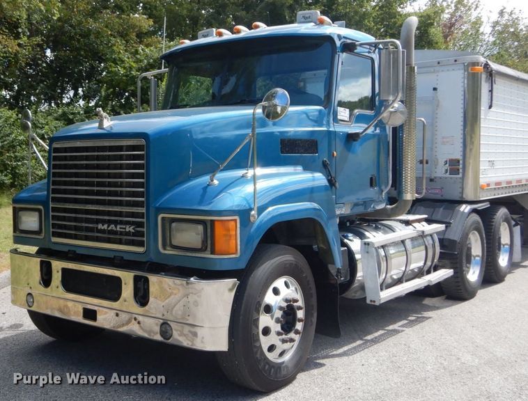 image for item DH5175 2013 Mack CHU613  semi truck
