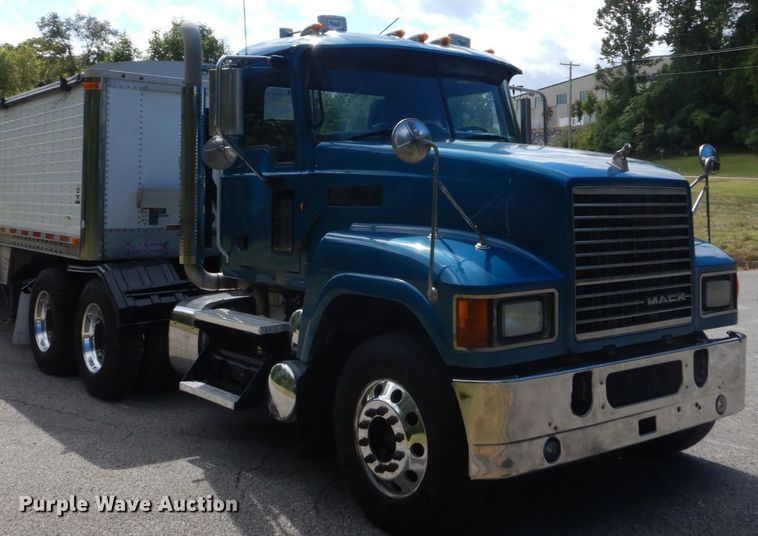 image for item DH5175 2013 Mack CHU613  semi truck