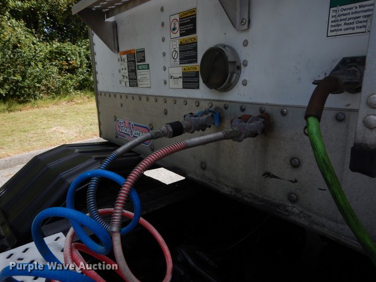 image for item DH5175 2013 Mack CHU613  semi truck