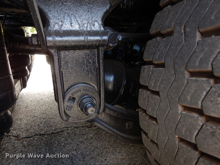 image for item DH5175 2013 Mack CHU613  semi truck