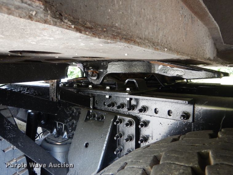 image for item DH5175 2013 Mack CHU613  semi truck