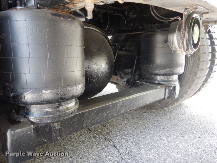 image for item DH5175 2013 Mack CHU613  semi truck