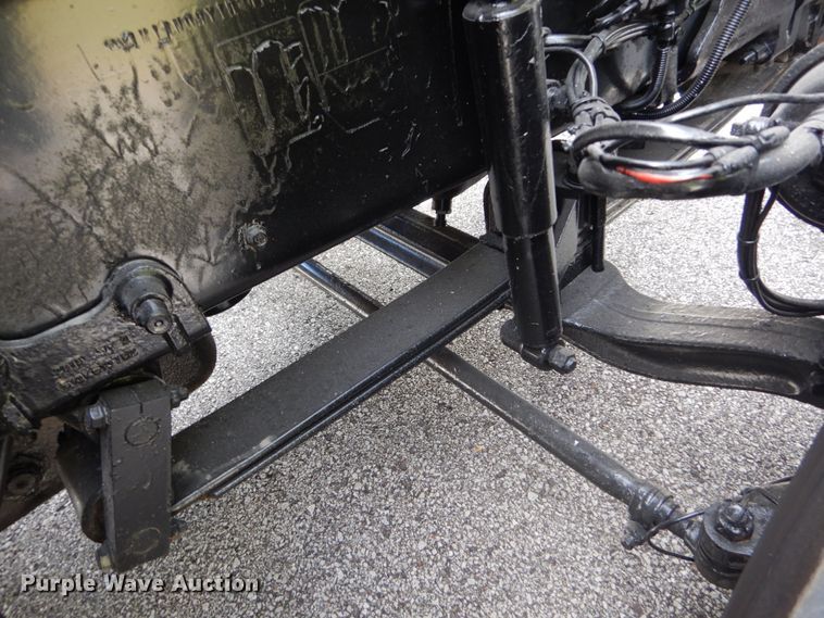 image for item DH5175 2013 Mack CHU613  semi truck