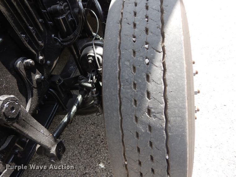 image for item DH5175 2013 Mack CHU613  semi truck