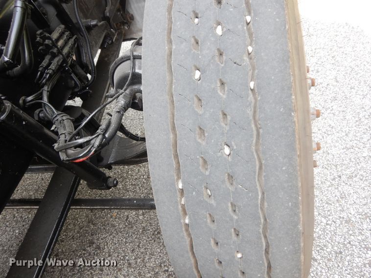 image for item DH5175 2013 Mack CHU613  semi truck