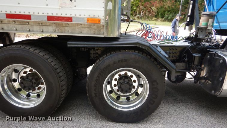 image for item DH5175 2013 Mack CHU613  semi truck