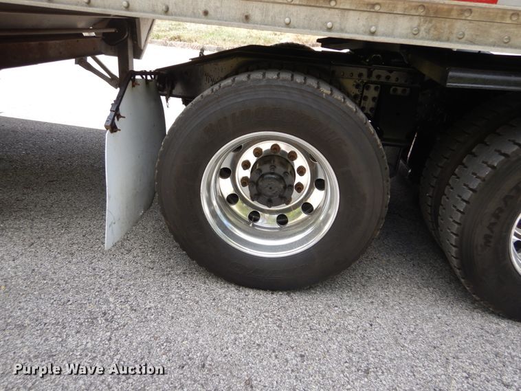 image for item DH5175 2013 Mack CHU613  semi truck