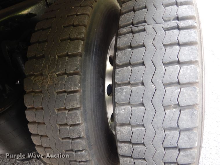 image for item DH5175 2013 Mack CHU613  semi truck